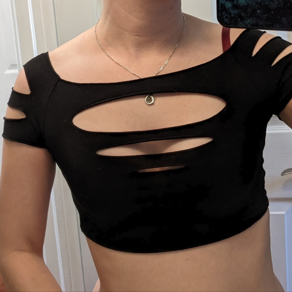 XS/S Stretchy slashed crop top